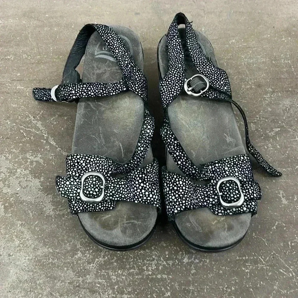 Dansko  clogs sandals - Picture 2 of 6